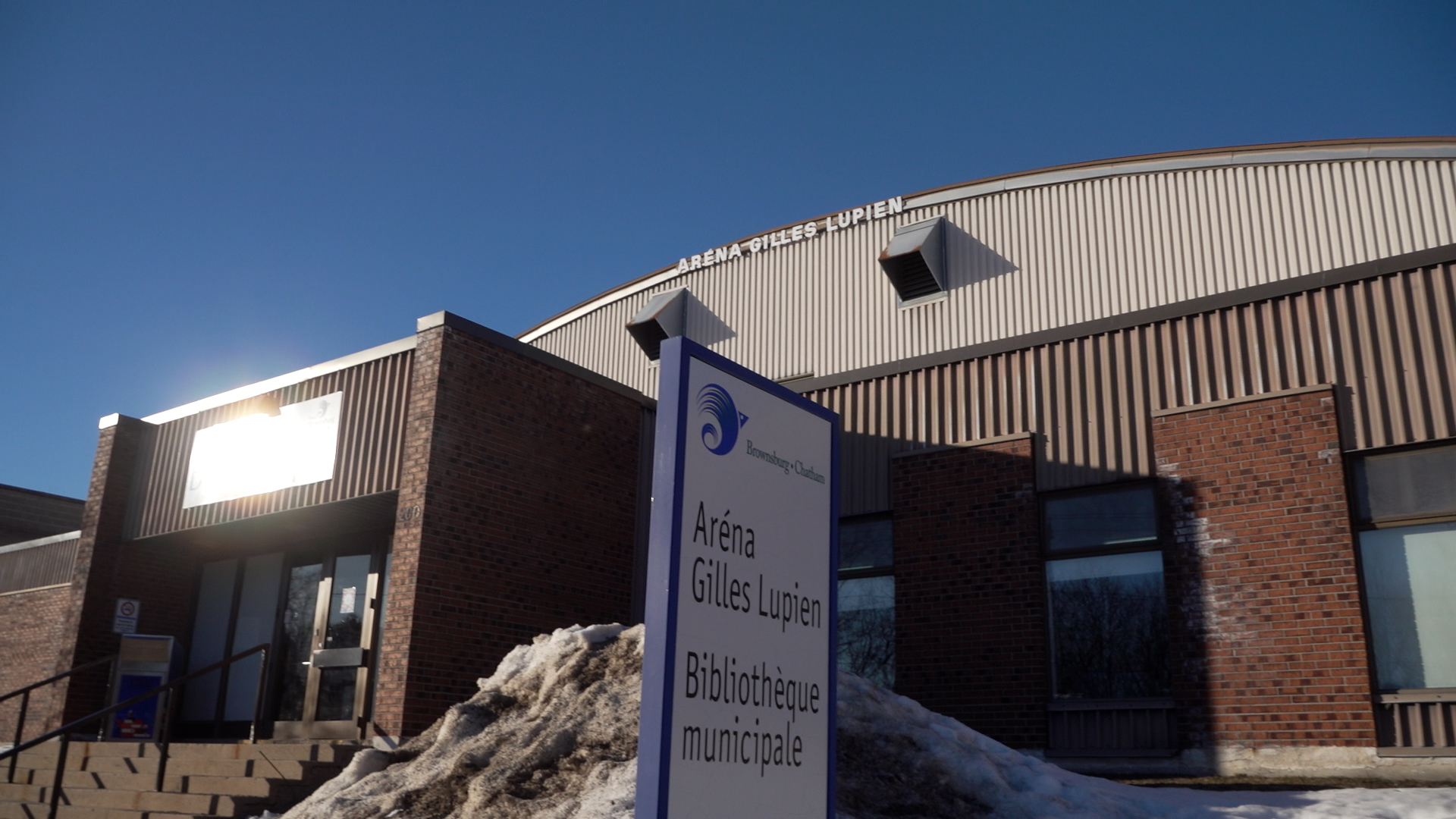 La Ville de BrownsburgChatham reprend la gestion de l'aréna GillesLupien